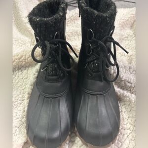 Black Lace-Up Winter Boots